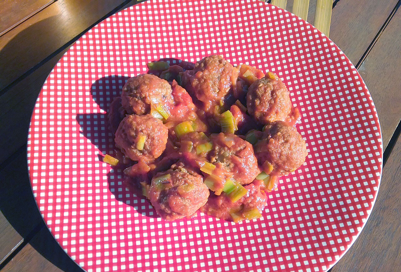 albondigas de arroz con tomate