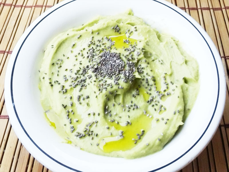 hummus con aguacate
